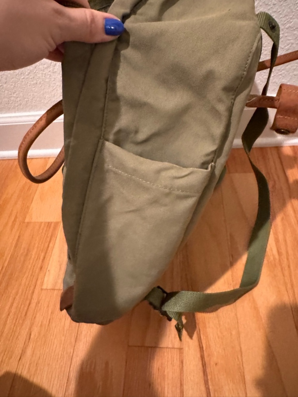 Fjallraven Kanken Backpack in Olive with Chestnut Leather Handles - Picture 4 of 5